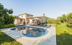 Wunderschöne Villa Jurinea mit privaten Pool